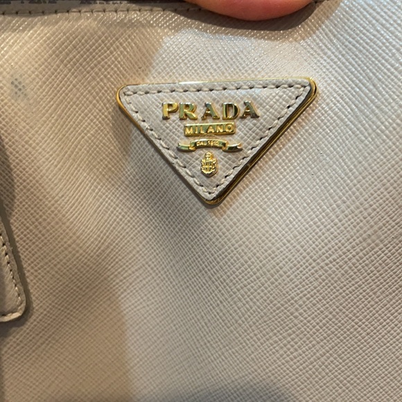 Prada Saffiano Lux tote - Picture 2 of 16